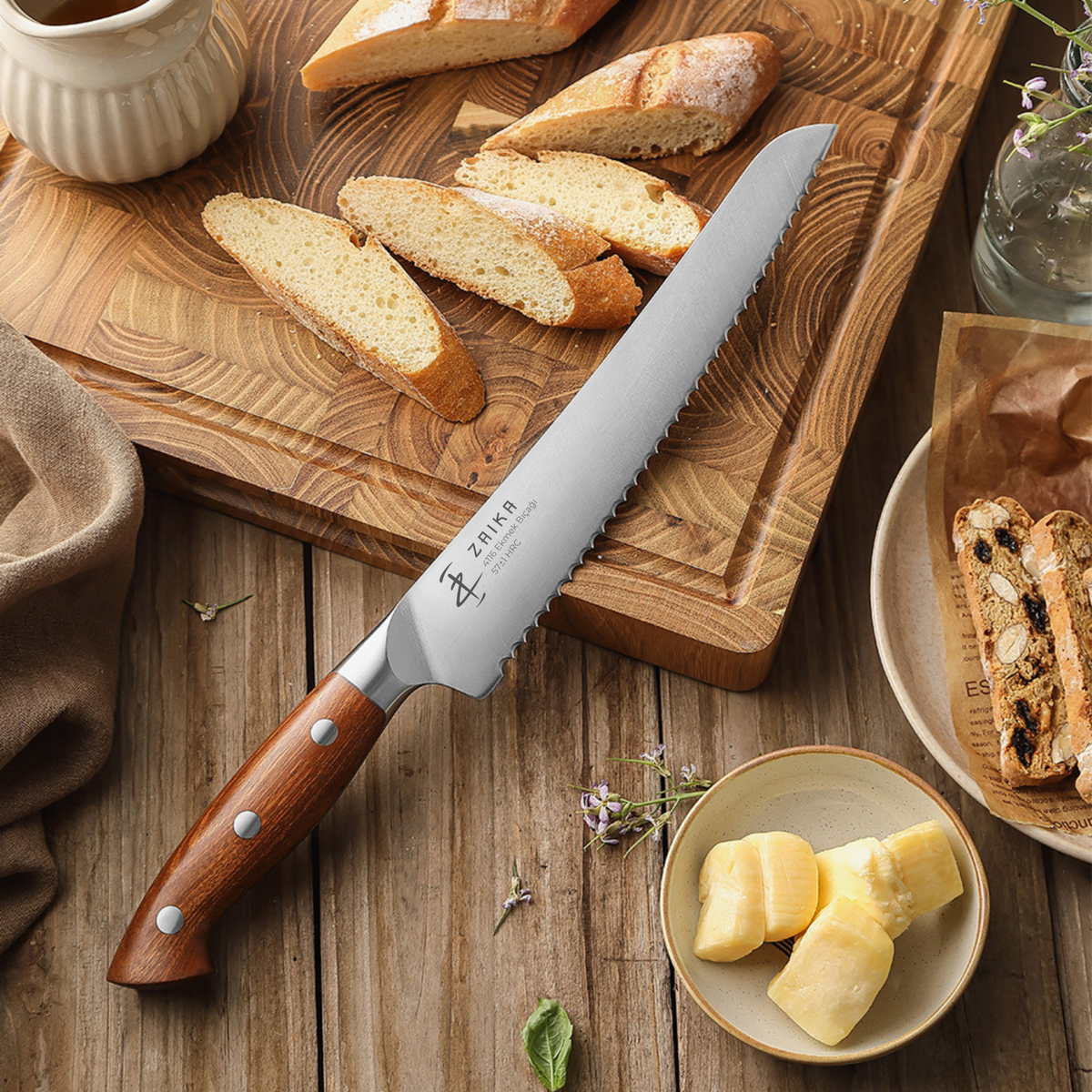 22 cm Tırtıklı Ekmek Bıçağı- Sekoya Ağacı Sap