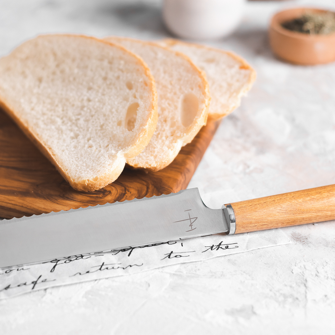 Ekmek Bıçağı Ahşap Saplı Tırtıklı Tasarım - 21 cm Paslanmaz Çelik